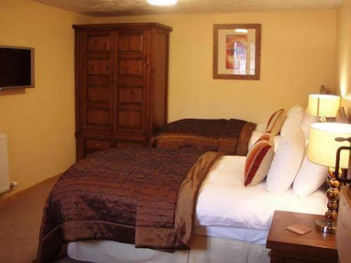 The Horse & Jockey Inn Knighton  Buitenkant foto