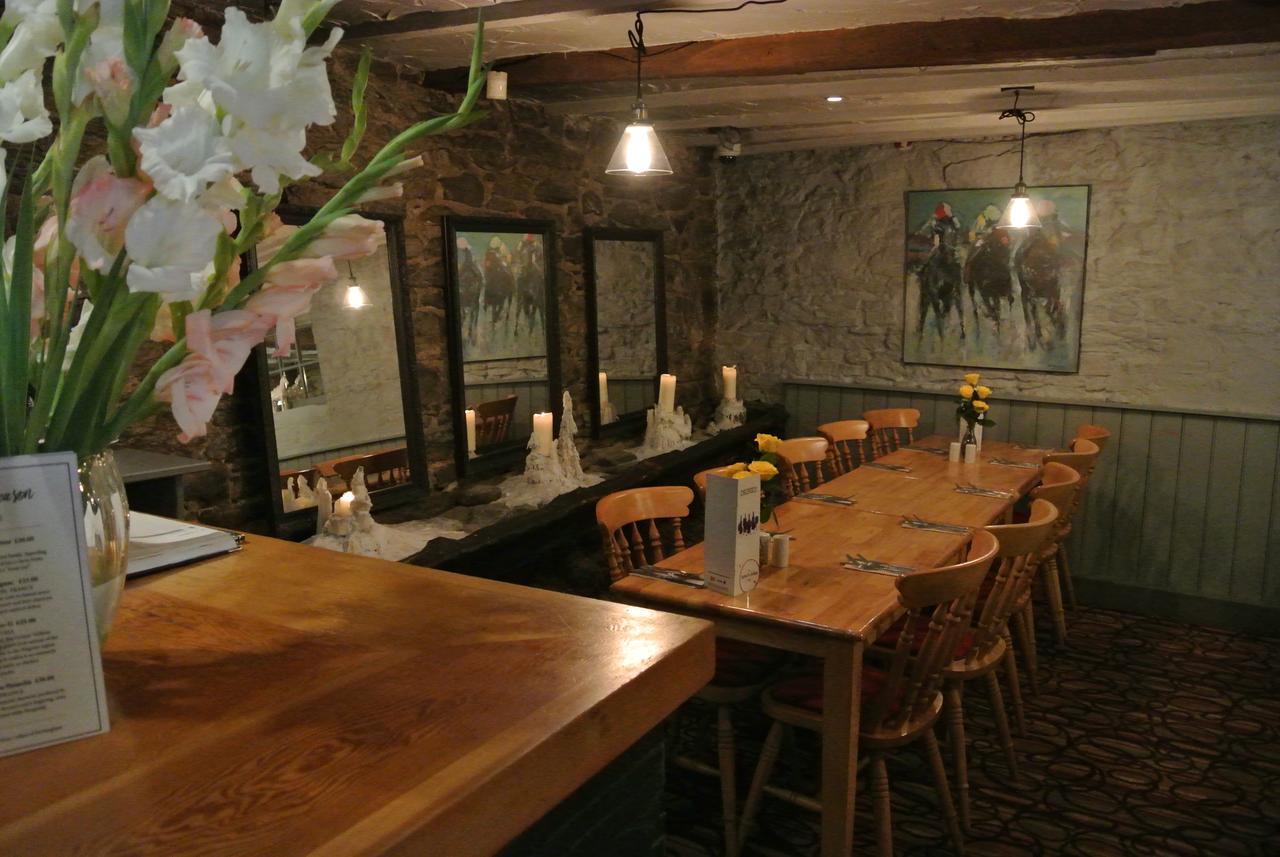 The Horse & Jockey Inn Knighton  Buitenkant foto