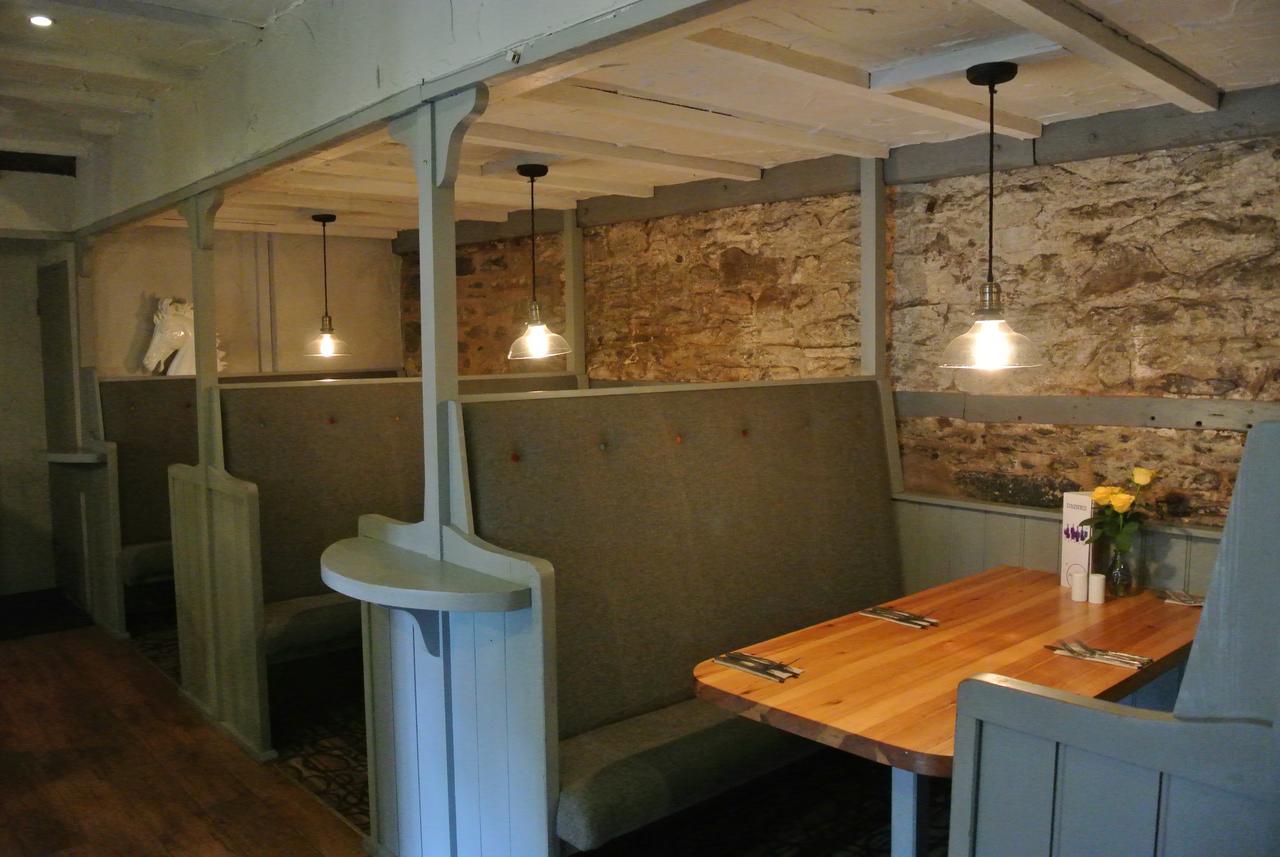 The Horse & Jockey Inn Knighton  Buitenkant foto